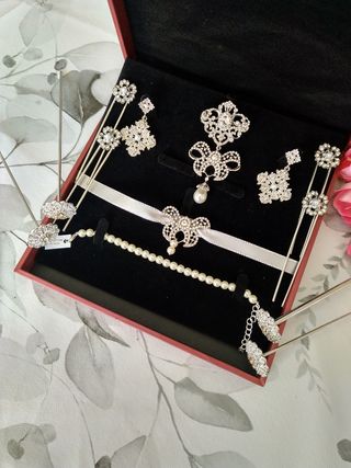 Aderezo Fallera Plata y Perlas Nuevo