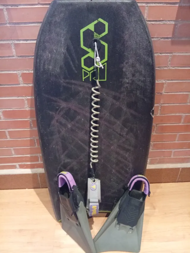 Tabla Bodyboard con Leash y Aletas