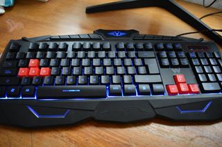 Combo Teclado Ratón y Alfombrilla Gamer