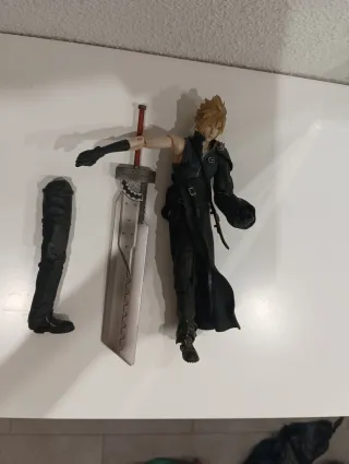 Figura Cloud Final Fantasy VII Moto.