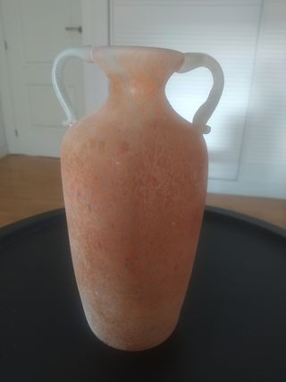 Jarrón de cristal murano naranja con asas,