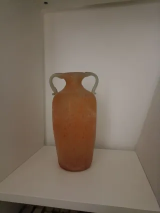 Jarrón de cristal murano naranja con asas,