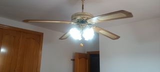 Ventilador de techo vintage dorado