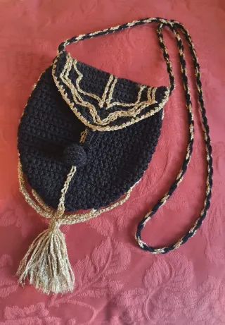 Bolso fiesta crochet negro y dorado