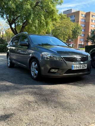 KIA Ceed 2010 Familiar
