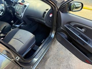 KIA Ceed 2010 Familiar