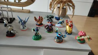 Skylanders - Lote 21+3 Skylanders Xbox 360+Portal