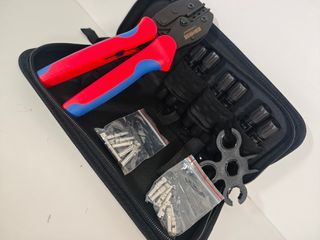 Engarzadora LY-2546B para Conectores MC4