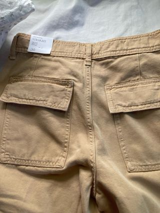 Pantalón vaquero recto beige talla 36