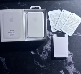 Apple Power Bank MagSafe Bianco - Nuovo