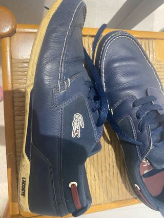 Zapatos Lacoste azules con cordones