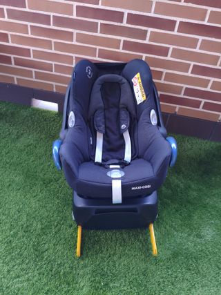 Maxi-Cosi Cabriofix + Base Isofix FamilyFix
