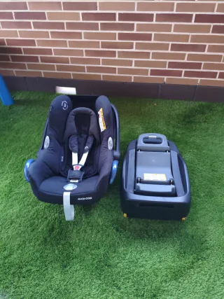 Maxi-Cosi Cabriofix + Base Isofix FamilyFix