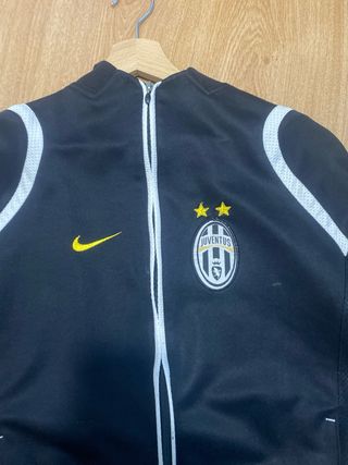 Chaqueta Juventus Nike Negra y Blanca