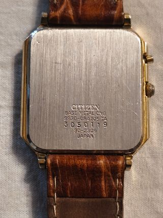 Reloj Citizen Cuarzo Marrón y Dorado