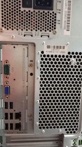 Servidor Fujitsu TX1310 M1 Xeon e3 / 8Gb
