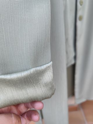 Impecable!!!Conjunto mujer blusa y levita verde.
