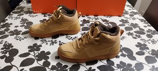 Zapatillas Nike Desierto Talla 42
