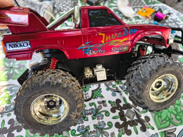 Auto radiocomandata Invader Nikko Vintage