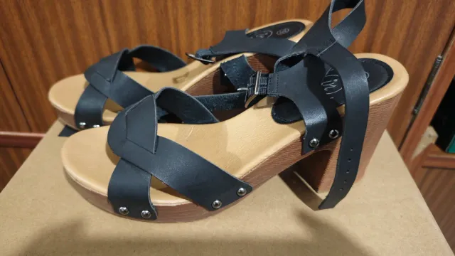 Sandalias tacón negras