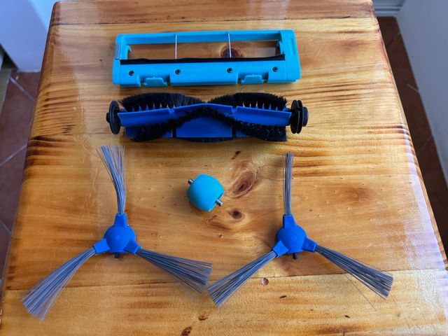 1090.Cepillo central y tapa Conga Cecotec