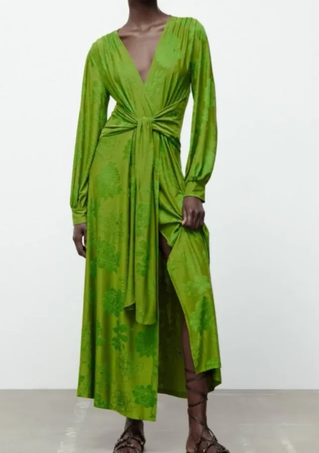 Vestido Jaquard Verde ZARA