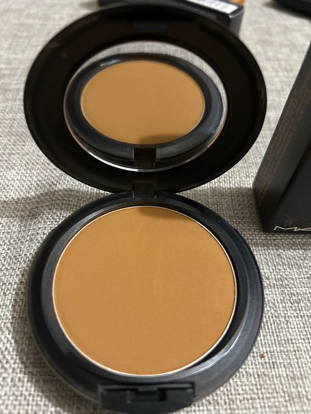 Polvo compacto MAC Studio Fix NC55