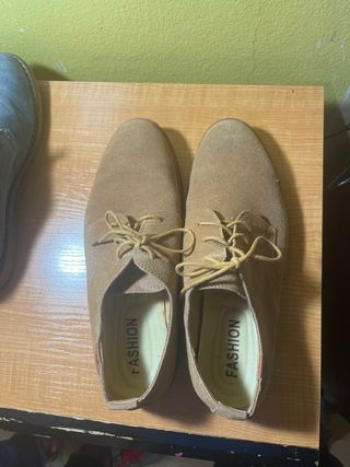 Zapatos de ante marrones