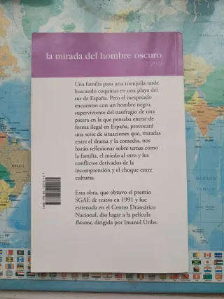 La mirada del hombre oscuro
