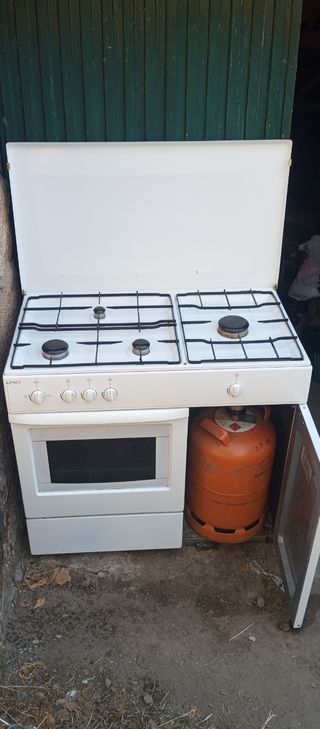 Cocina de gas butano con horno