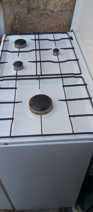 Cocina de gas butano con horno