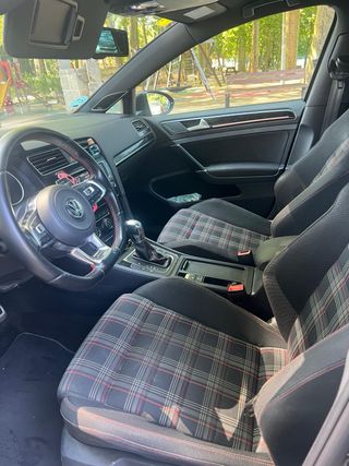 Volkswagen Golf VII GTI Performance