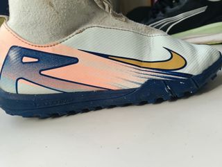 Botas Nike Fútbol Niños Talla 32