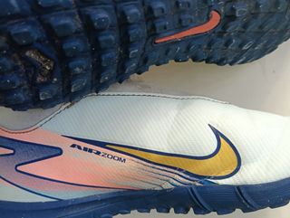 Botas Nike Fútbol Niños Talla 32