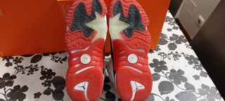 Zapatillas Jordan Air Blancas y Rojas