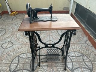 Máquina de coser antigua