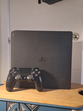 PS4 Slim Negra + Mando Dualshock