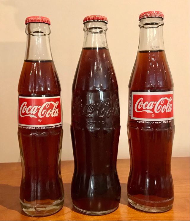Botellas Coca Cola de diferentes países ￼