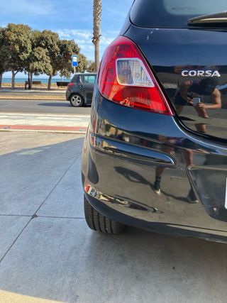 Corsa Opel 1.2 con 89.000 km, con navegación.  