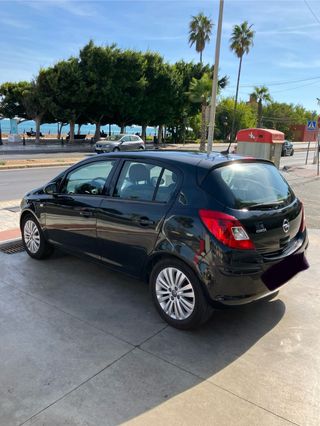 Corsa Opel 1.2 con 89.000 km, con navegación.  