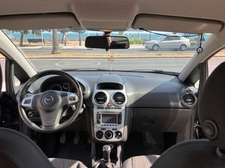 Corsa Opel 1.2 con 89.000 km, con navegación.  