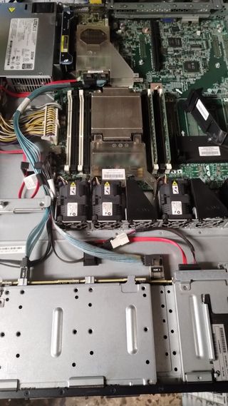 Servidor HP Proliant ML120 Gen9 - Xeon E5 / 16Gb
