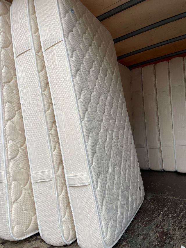 Colchones y bases tapizadas de hoteles simenuevos