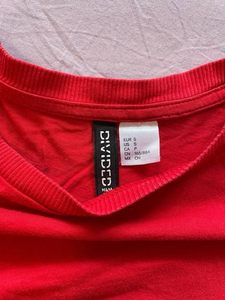 Camiseta roja vintage estilo sporty Divided H&M – 