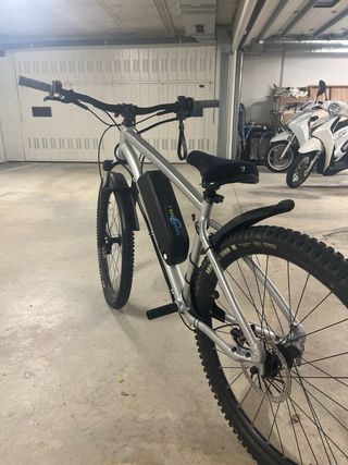 Bicicleta eléctrica casera sin terminar