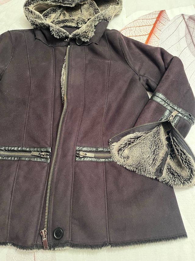 Cazadora abrigada con  pelo por el interior  25