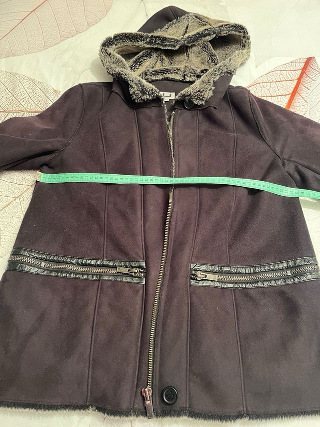 Cazadora abrigada con  pelo por el interior  25