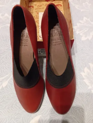 Zapatos Wonders Talla 40 Negro/Rojo