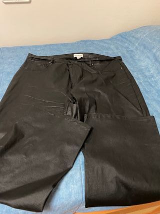 Pantalón encerado negro Only Carmakoma T58 