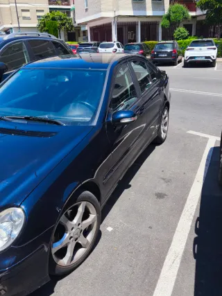 Mercedes-Benz Clase C 2005